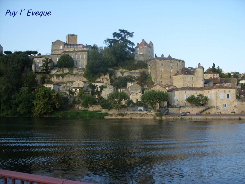 Hôtel CÔTÉ LOT Puy-lʼÉvêque Buitenkant foto